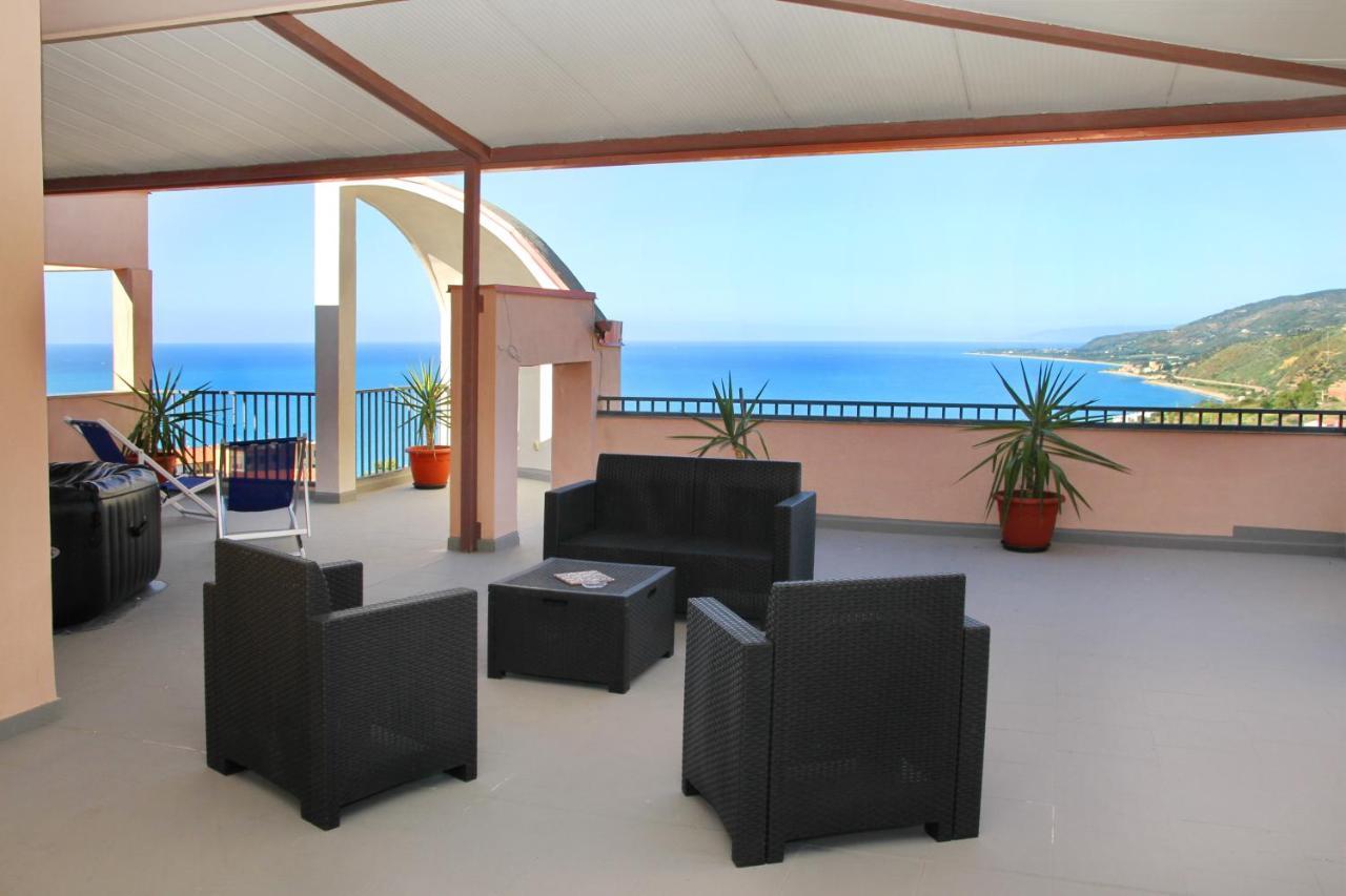 Attico Vista Mare Con Terrazza E Spa Riscaldata Santo Stefano di Camastra Exteriör bild