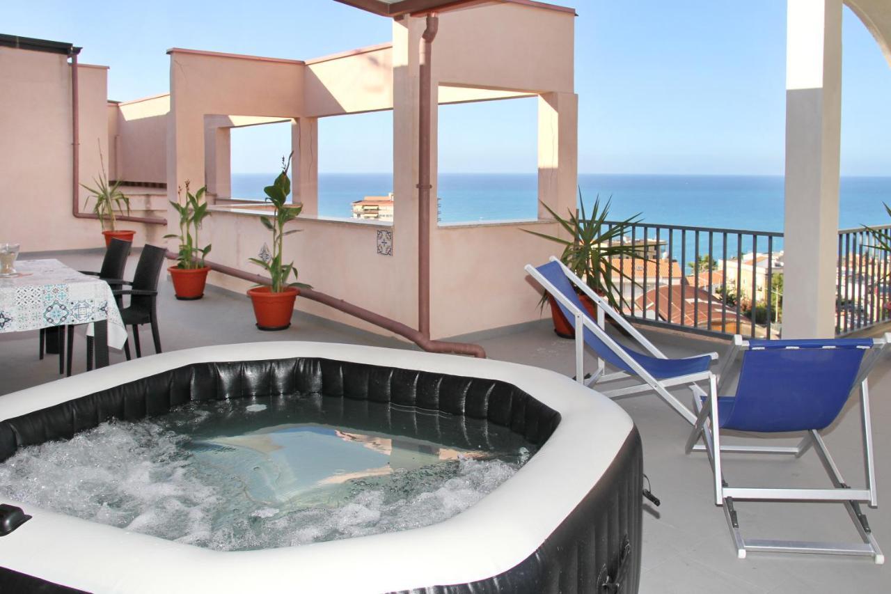 Attico Vista Mare Con Terrazza E Spa Riscaldata Santo Stefano di Camastra Exteriör bild