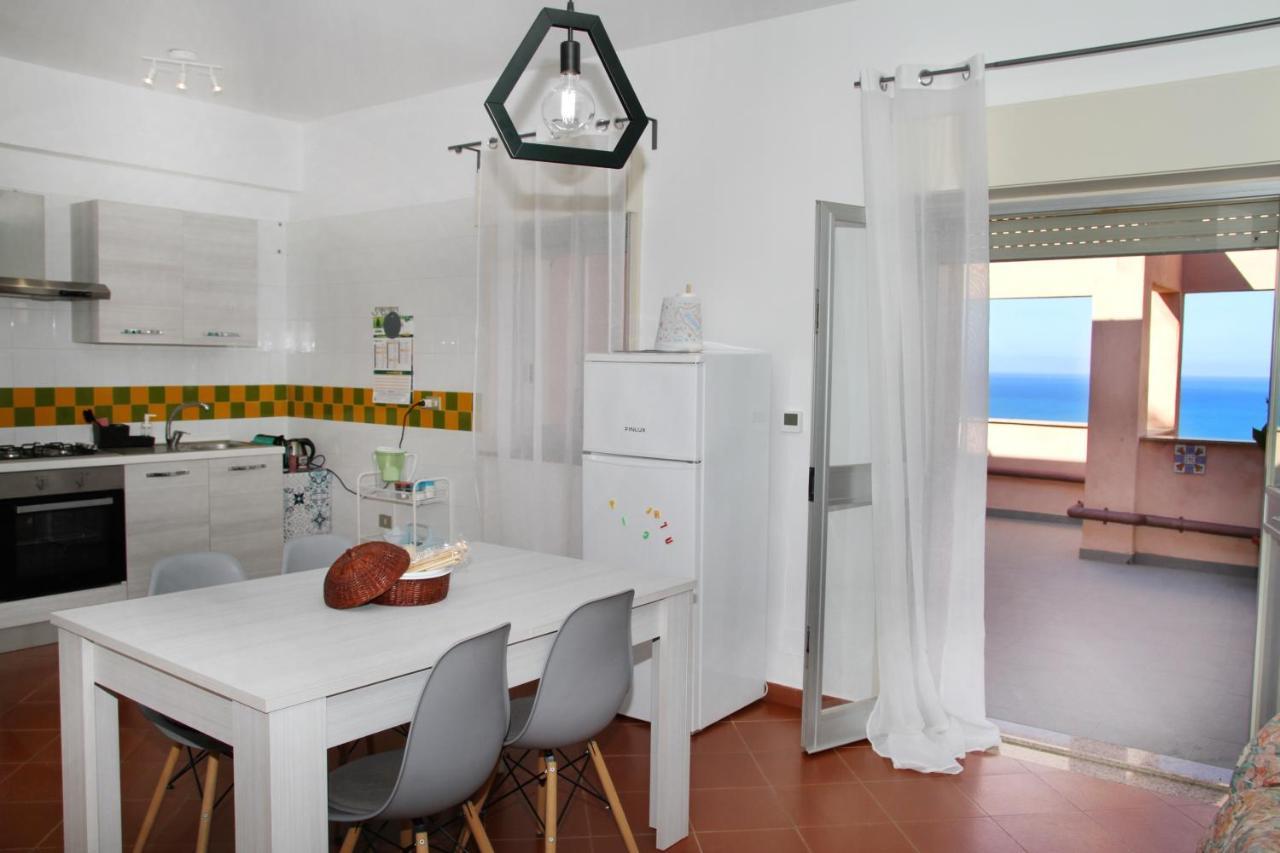 Attico Vista Mare Con Terrazza E Spa Riscaldata Santo Stefano di Camastra Exteriör bild