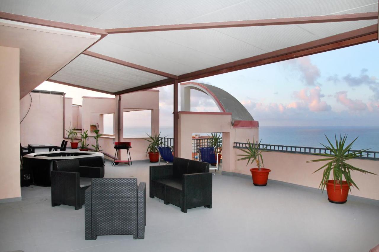 Attico Vista Mare Con Terrazza E Spa Riscaldata Santo Stefano di Camastra Exteriör bild